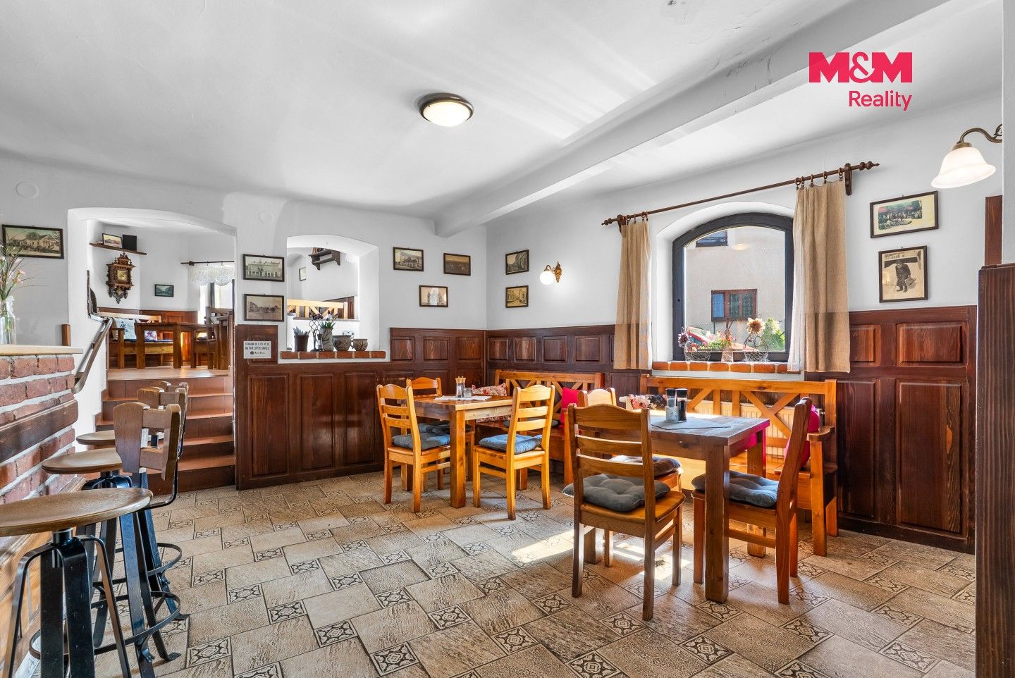 Restaurace, Poděbradova, Lomnice nad Popelkou, 600 m² - 2