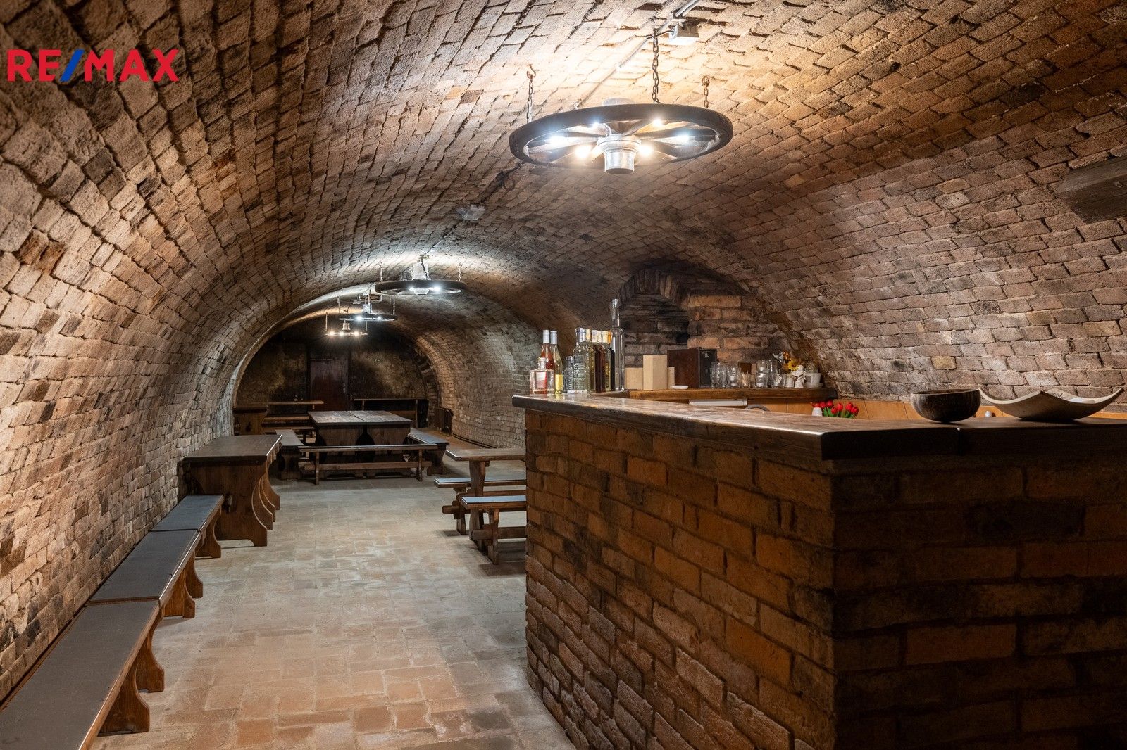 Prodej ostatní - Na Hradbách, Hustopeče, 297 m²