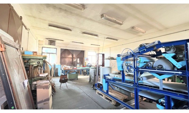 Pronájem výrobní prostory - Náměstí, Plaňany, 500 m²