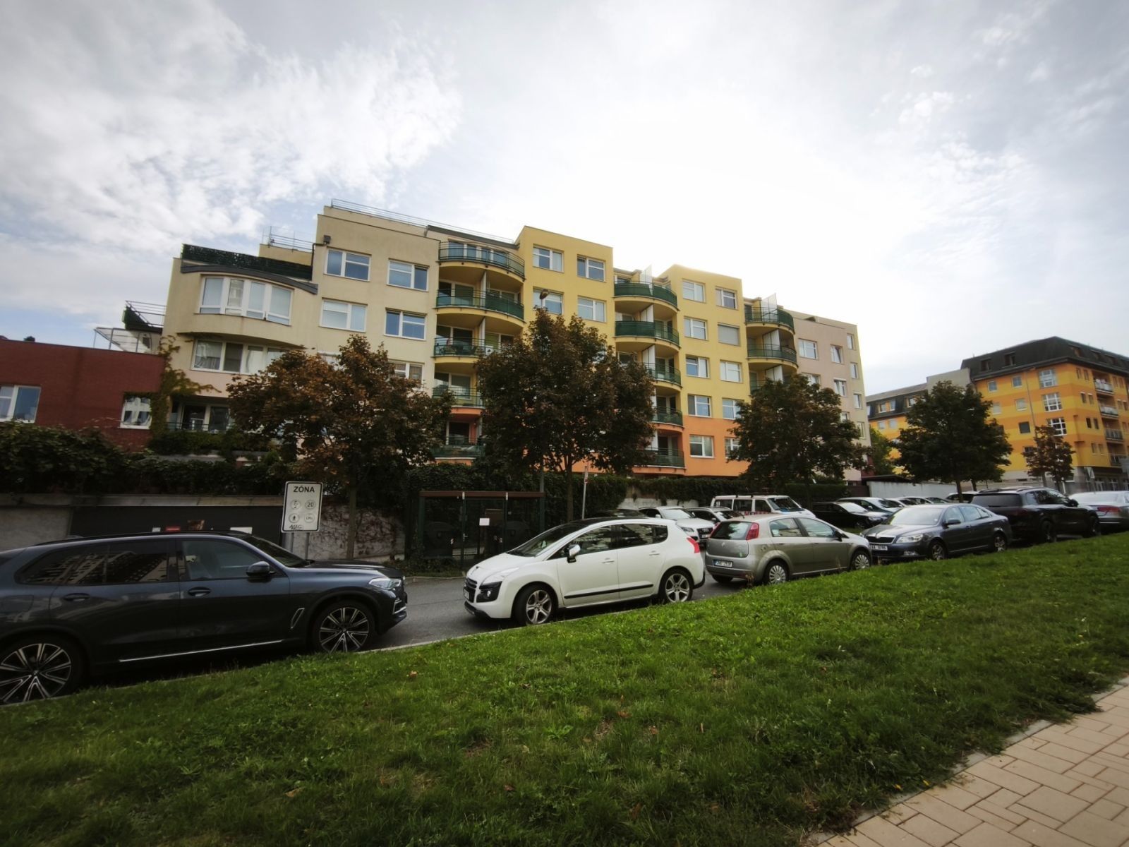Pronájem byt 2+kk - Voskovcova, Praha - Hlubočepy, 52 m² - 2