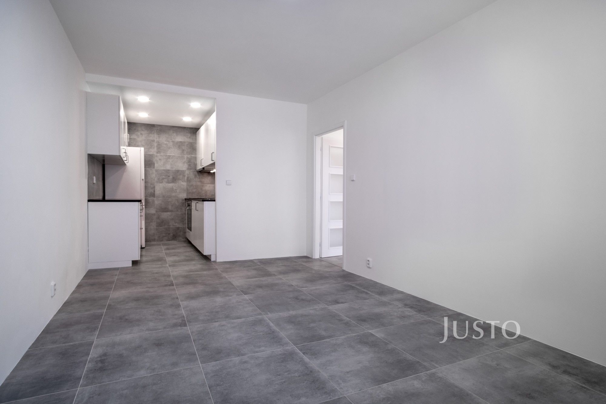 2+kk, Na Komořsku 2173, Praha, 43 m²