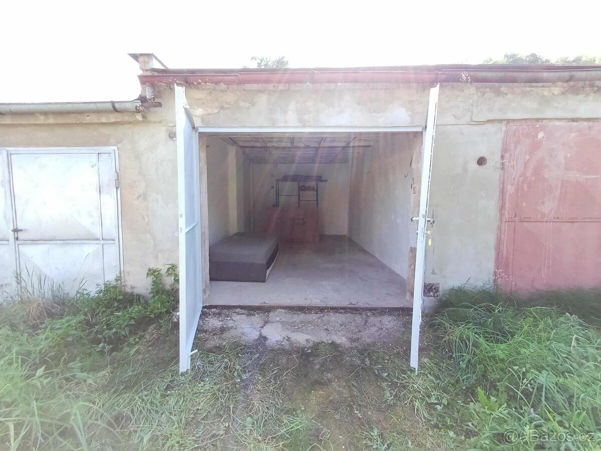 Pronájem garáž - Chvaletice, 533 12