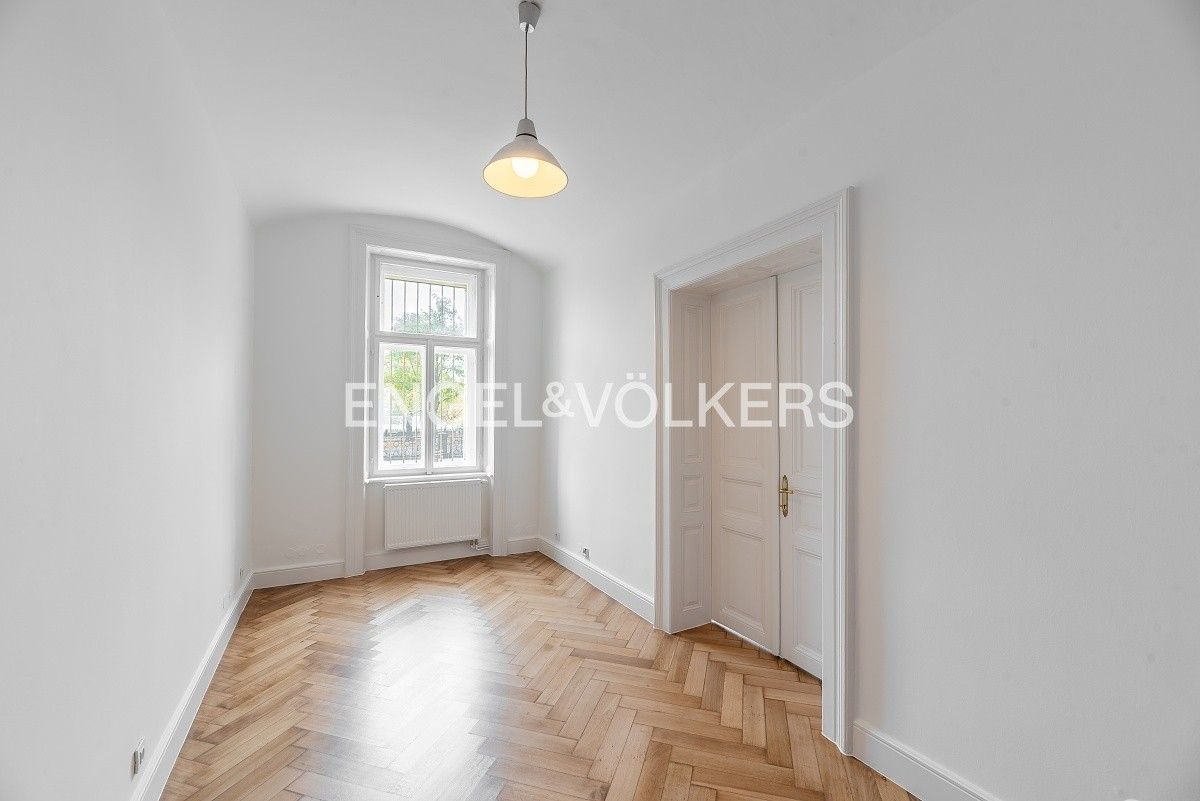 Kancelář · 77 m² · Janáčkovo nábřeží 713, Praha Smíchov - 3