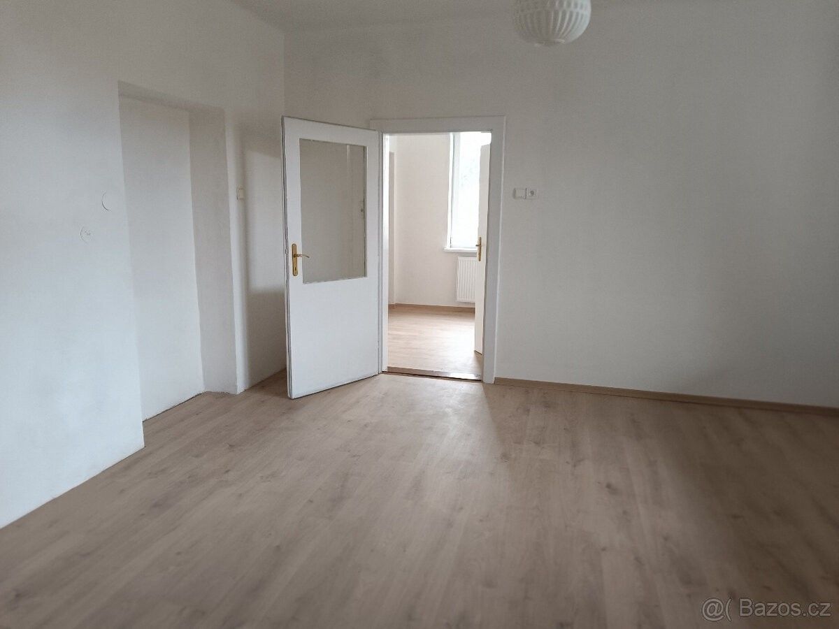 Rodinné domy, Tišnov, 666 01