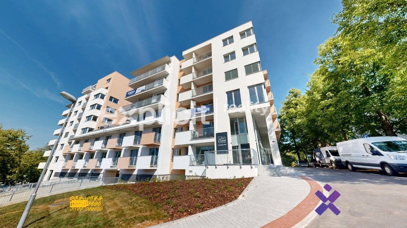 Garáže, Nad Stráněmi, Zlín, 18 m² - 1