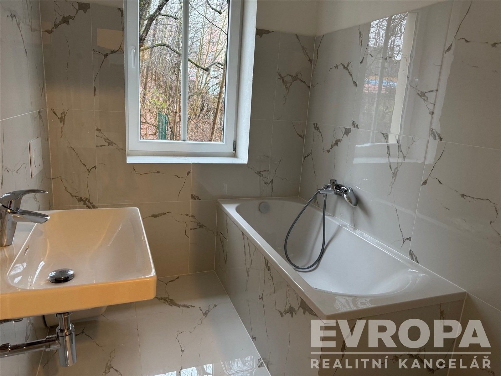 Pronájem byt 1+kk - U Jeslí, Jablonec nad Nisou, 29 m²