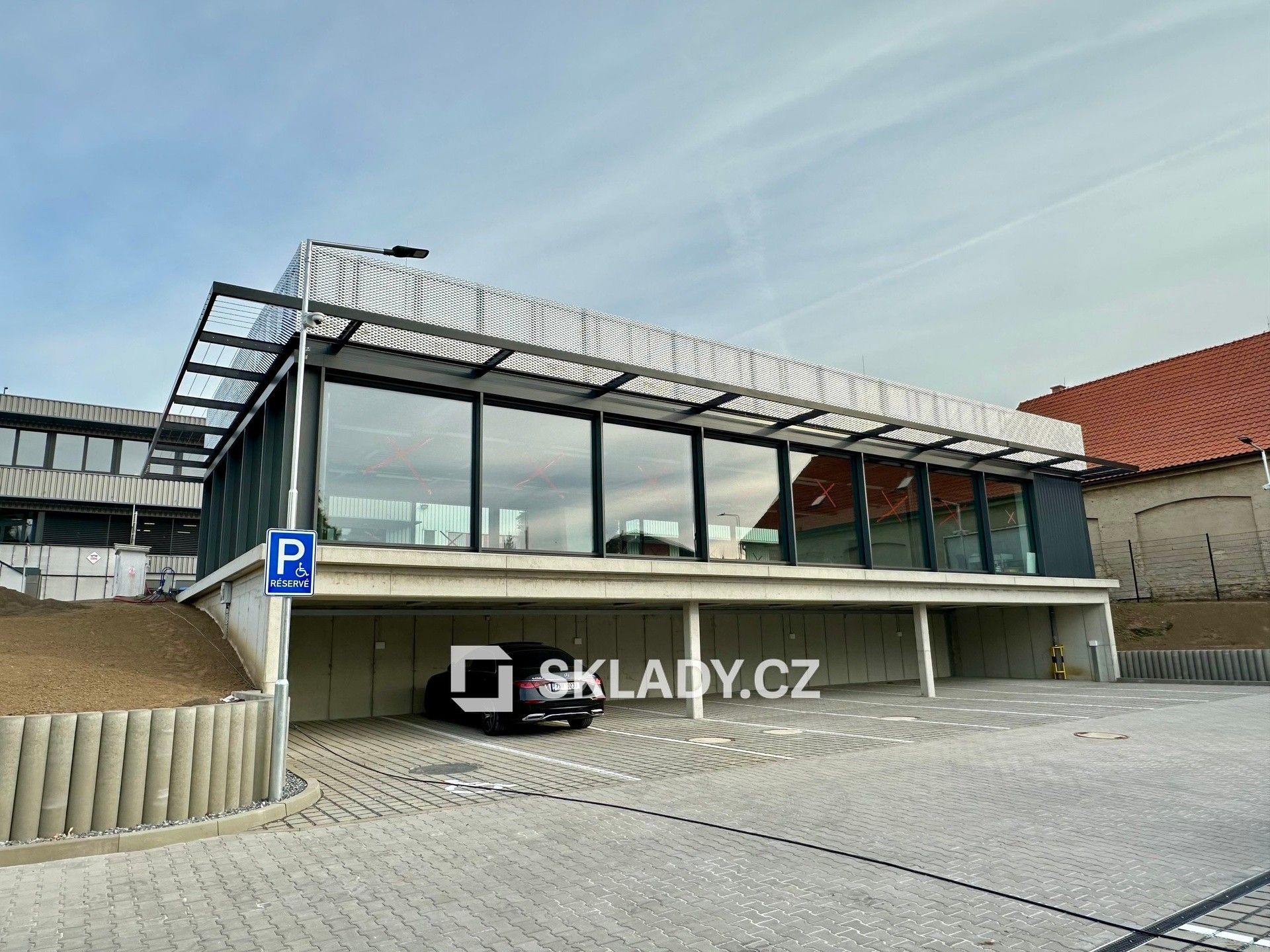 Obchodní prostory · 225 m² · K Zelenči, Praha Horní Počernice - 3