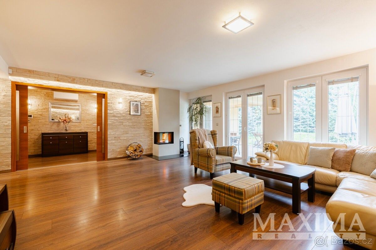 Prodej rodinný dům - Dolní Břežany, 252 41