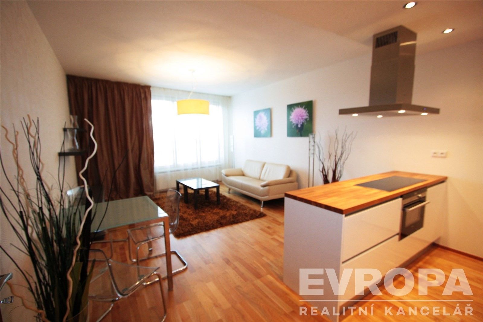 2+kk, Tlumačovská 2766, Praha, 57 m²