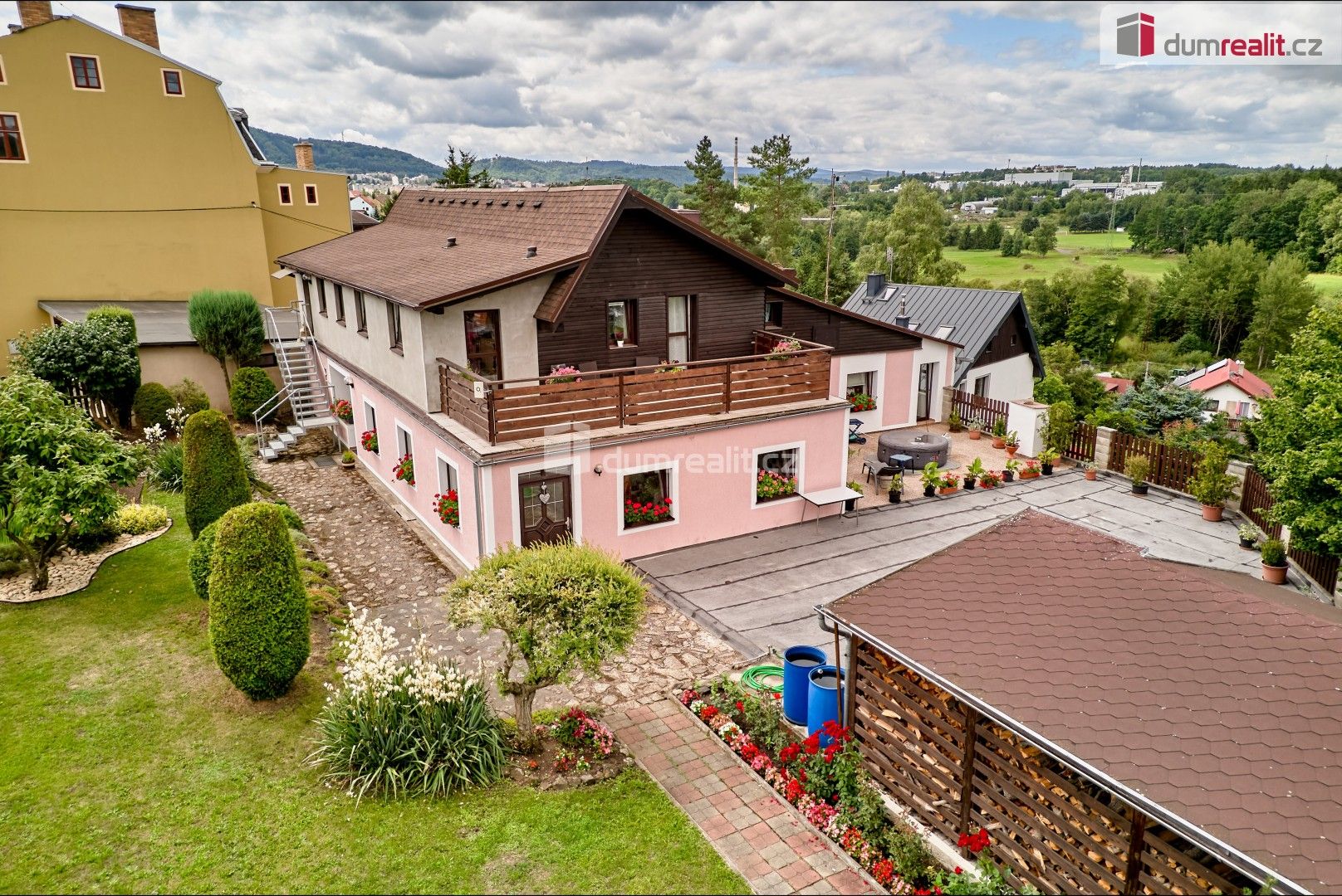 Prodej rodinný dům - Borská, Dalovice, 921 m²