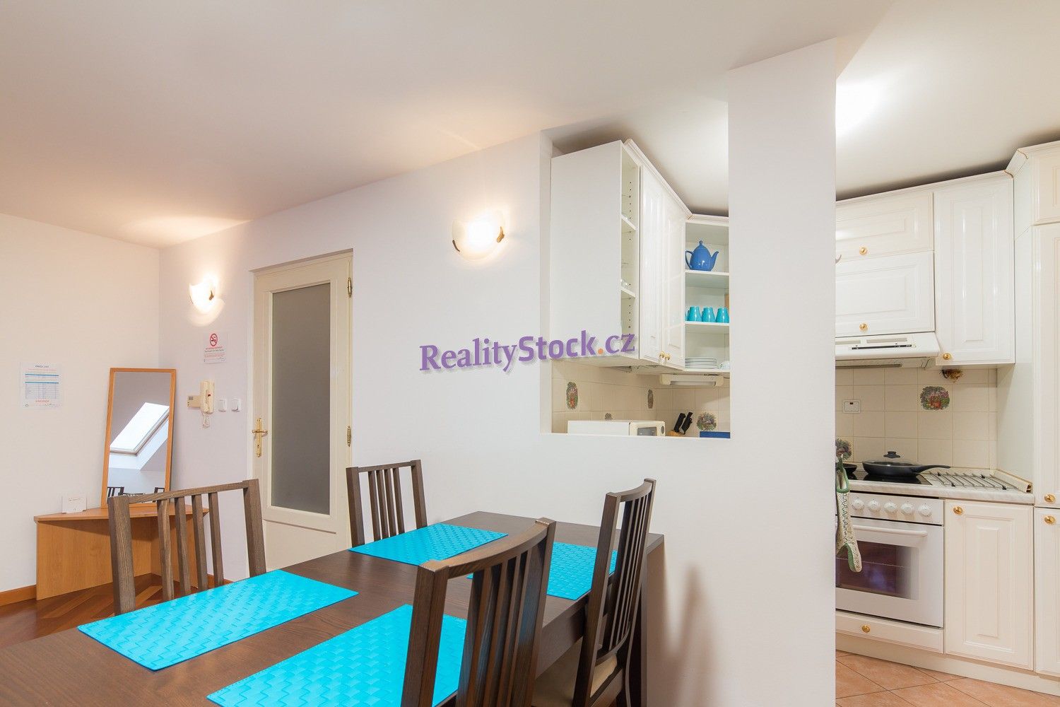 Pronájem byt 3+kk - Italská, Praha, 111 m²