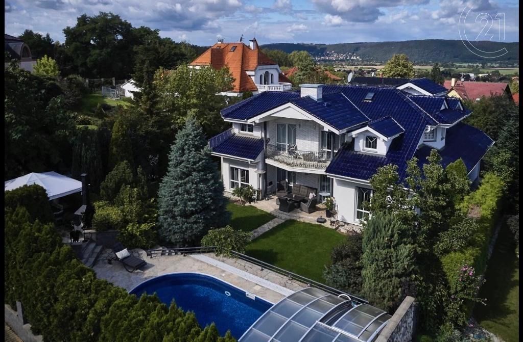 Prodej vila - Vyvýšená, Praha, 358 m²