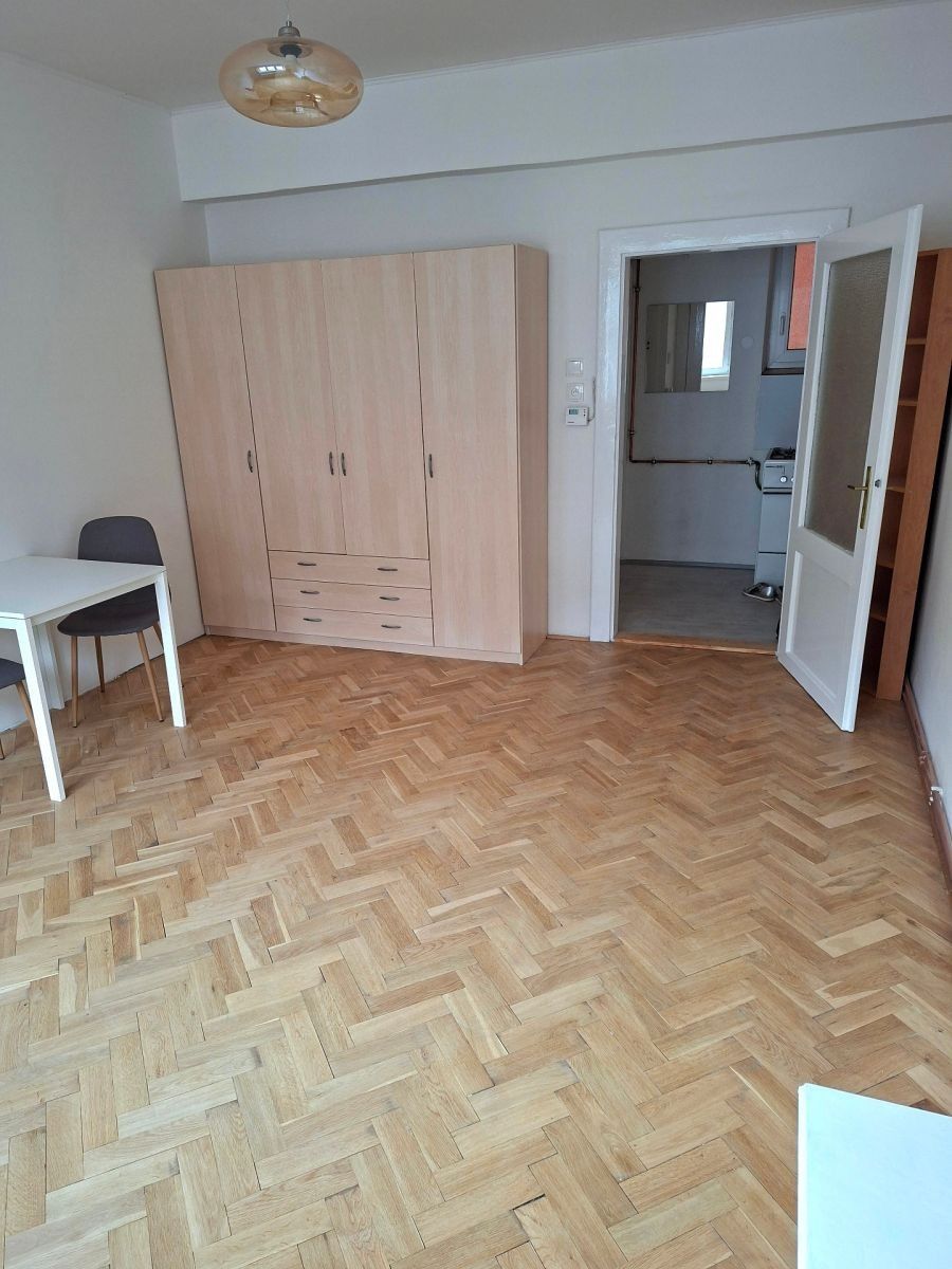 2+kk, Viklefova, Praha - Žižkov, 47 m² - 2