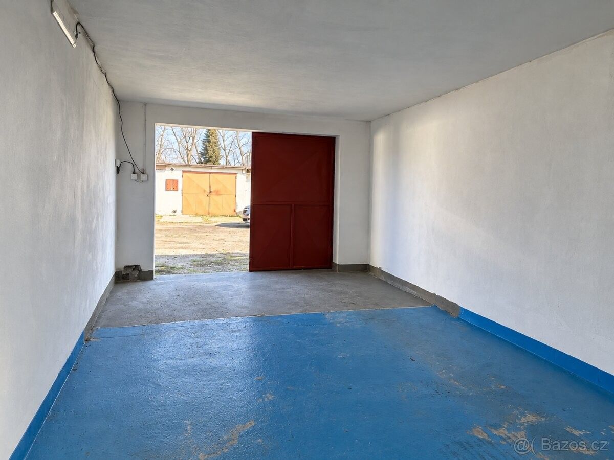 Garáž · Horní Počaply, 277 03 - 3