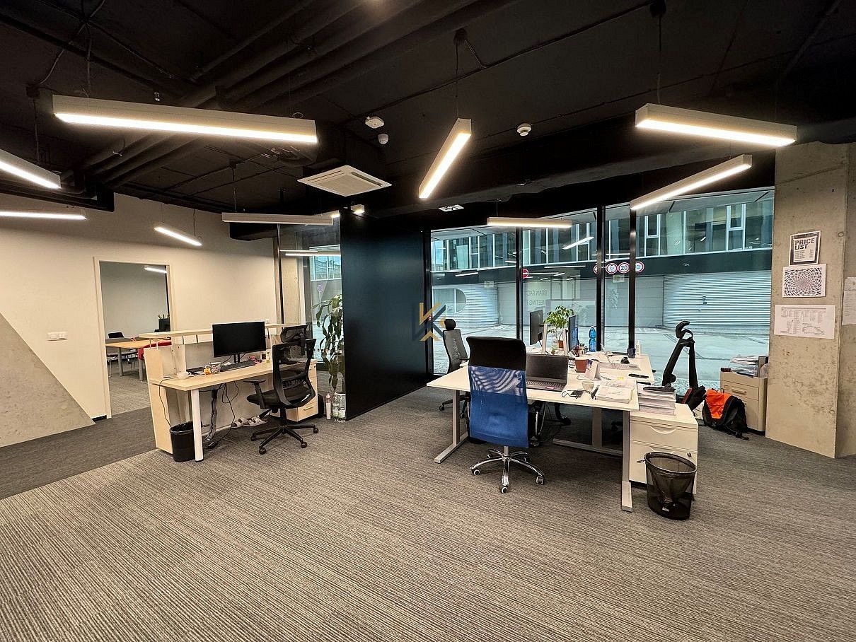Obchodní prostory · 194 m² · Praha - Krč, okres Praha 4, Hlavní město Praha - 4