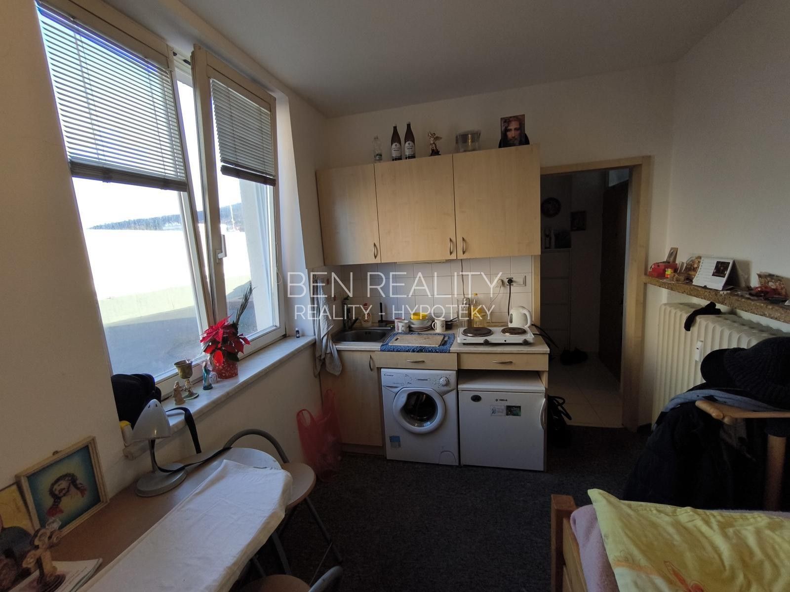 Prodej byt 1+kk - Lorencova  , Zlín, 14 m²