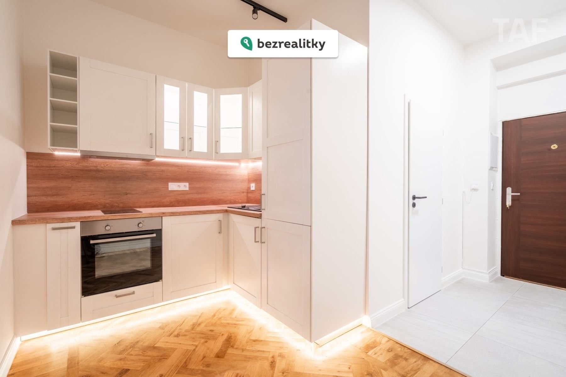 1+1, Plzeňská, Praha, 40 m²