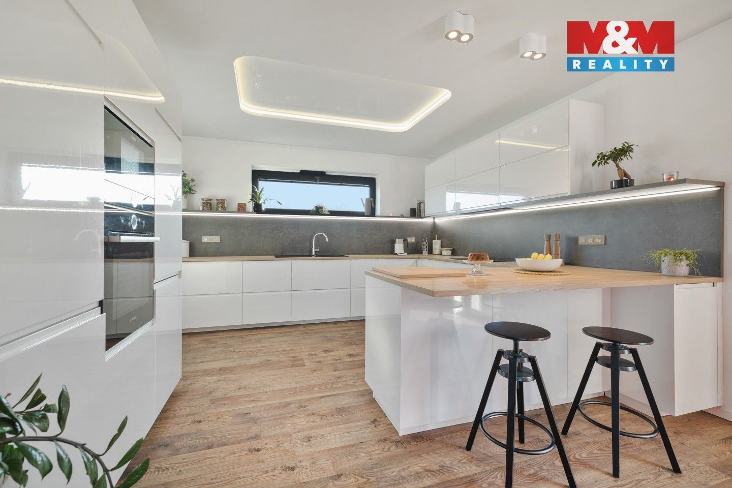 Prodej rodinný dům - Loukovec, 213 m²