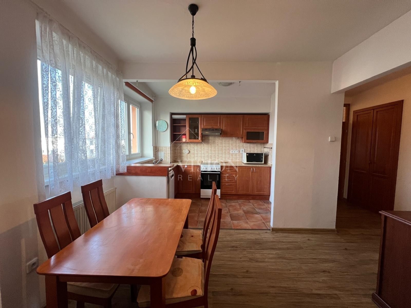 Pronájem byt 3+kk - Komenského, Sezimovo Ústí, 90 m²