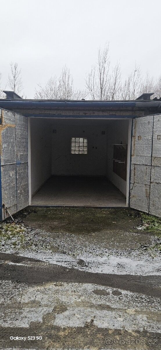 Garáže, Prostějov, 798 11