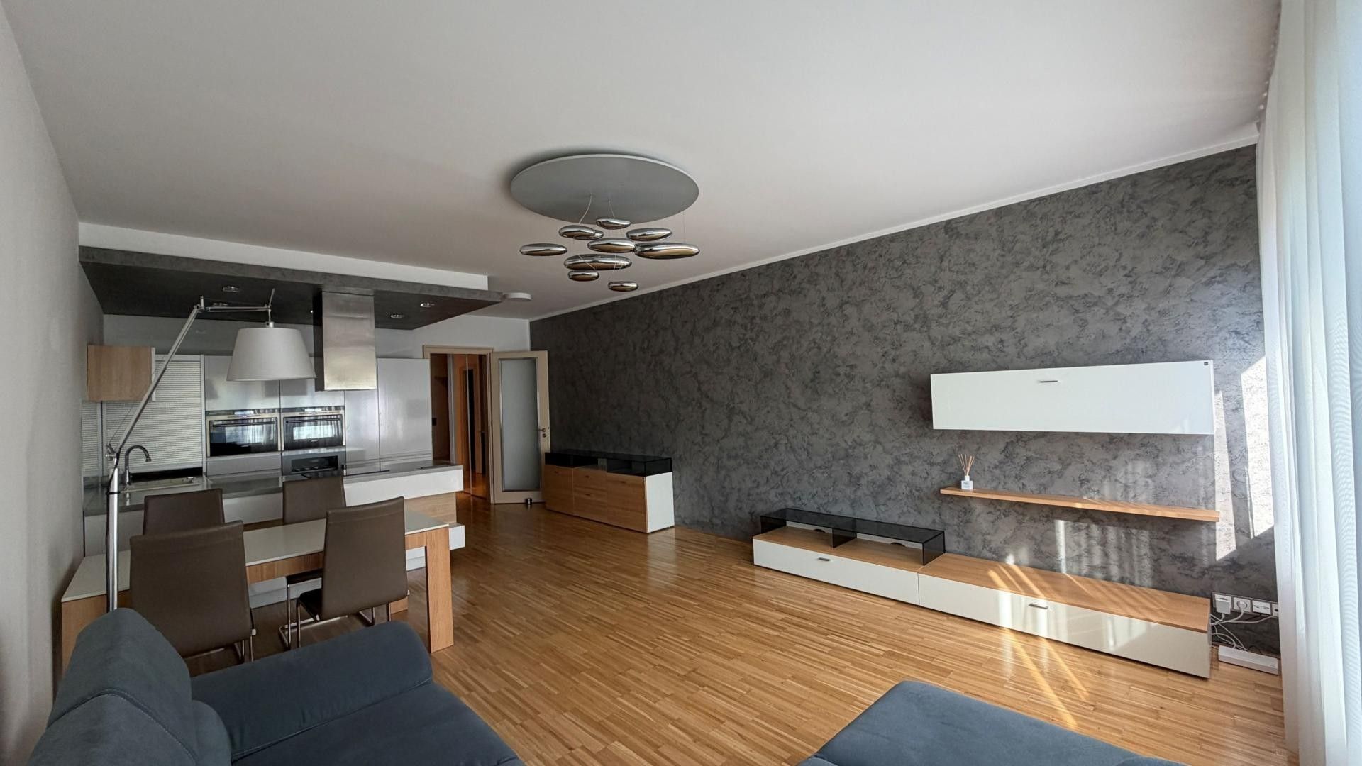 Pronájem byt 3+kk - Rohanské nábřeží, Praha, 133 m² - 5