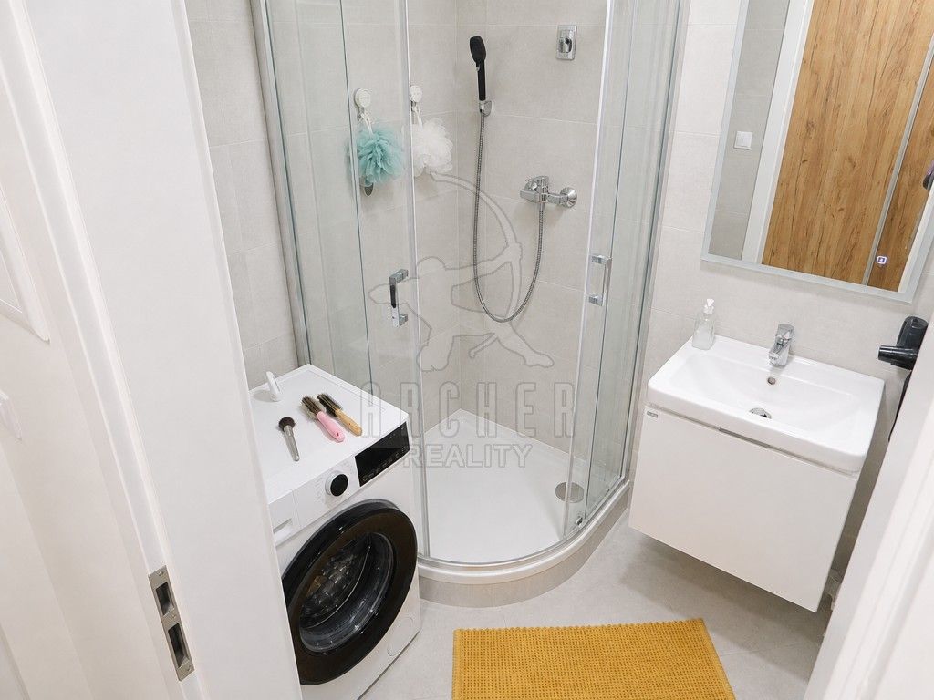 Prodej byt 1+kk - Sochorcova, Praha Háje, 43 m² - 5