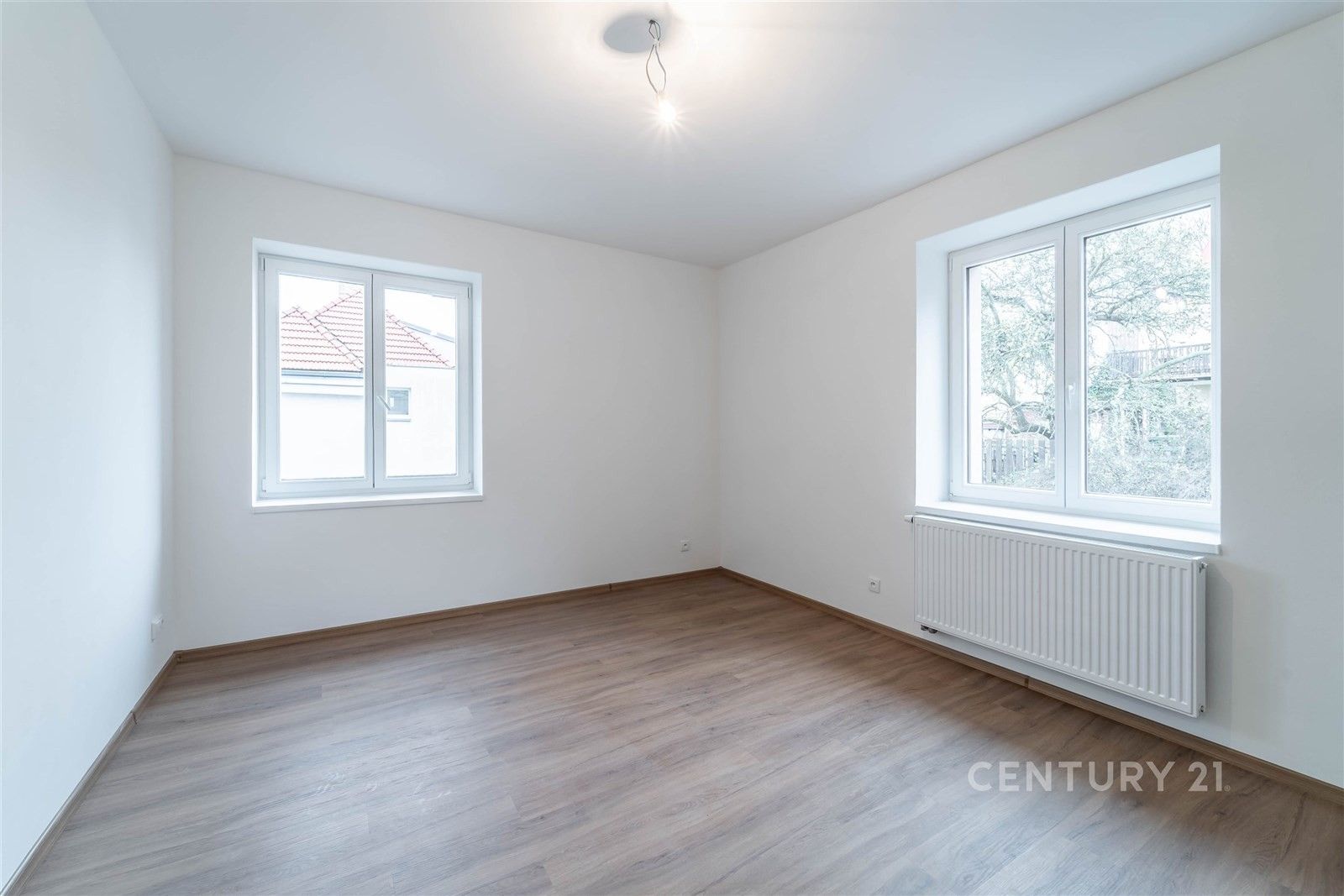 Pronájem byt 2+kk - Nad stanicí, Praha, 58 m²