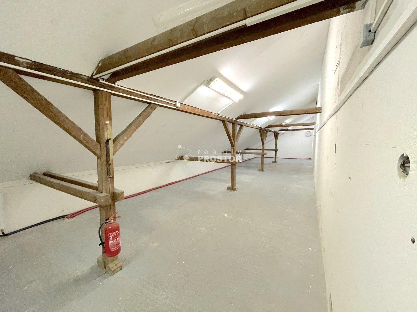 Sklady, Tovární, Jirny, 105 m²