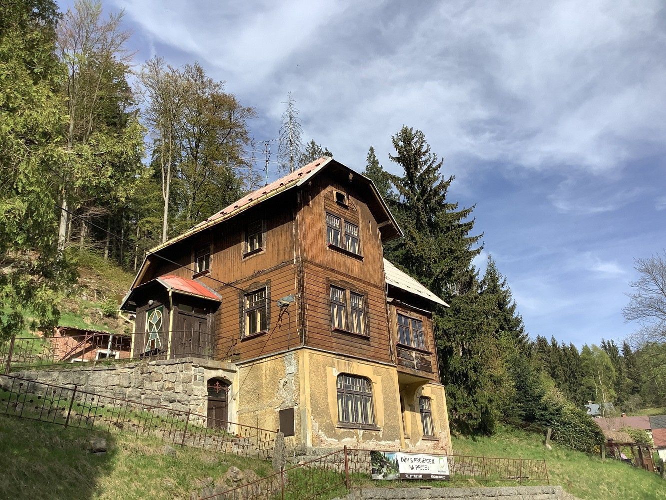 Rodinný dům · 703 m² · Bedřichov, okres Jablonec nad Nisou - 1