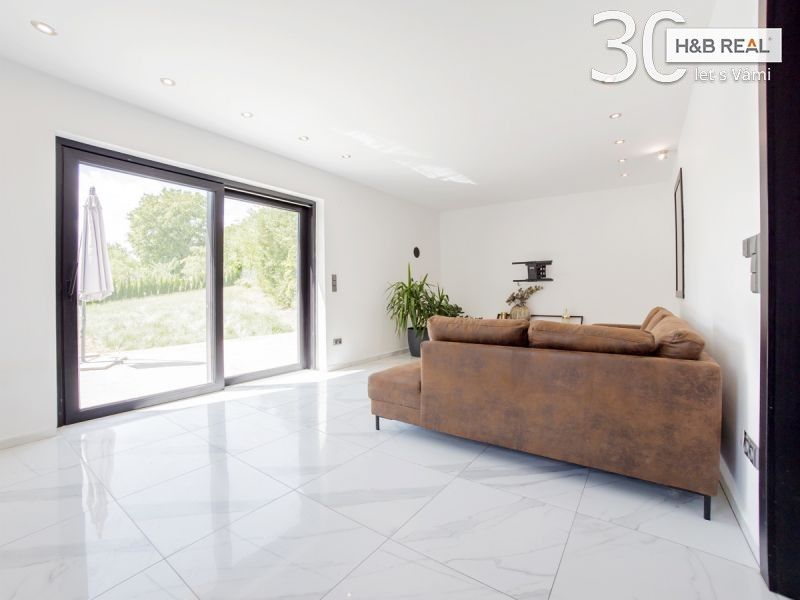 Prodej rodinný dům - Lhota, Kelč, 300 m² - 5
