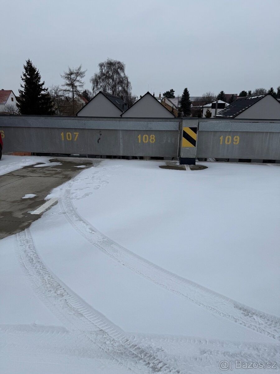 Prodej garáž - Jenštejn, 250 73