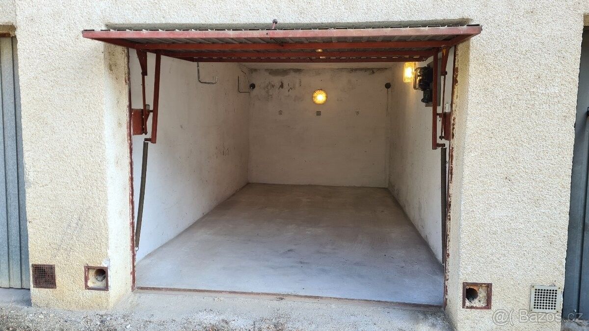 Garáže, Tábor, 390 05