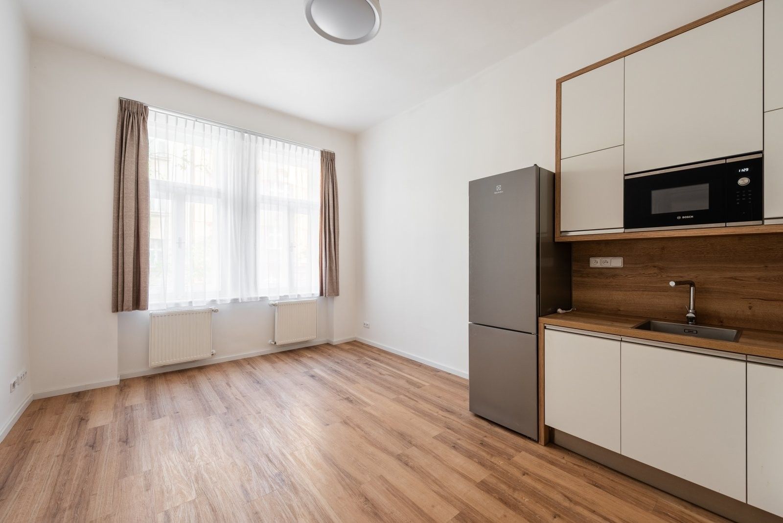 4+kk, Domažlická, Praha, 77 m²