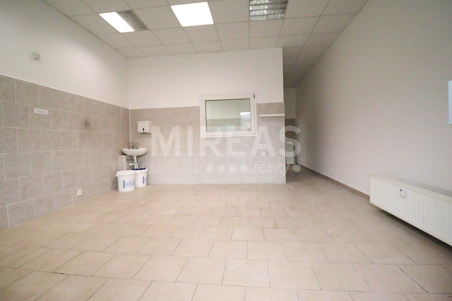 Obchodní prostory · 47 m² · Milovice - Mladá, okres Nymburk, Středočeský kraj - 4