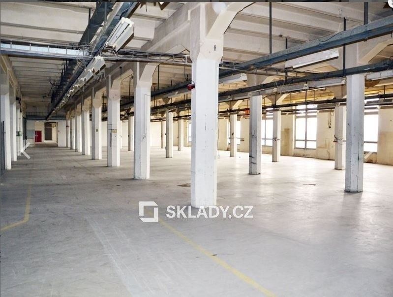 Sklady, Hrušovany u Brna, 750 m²