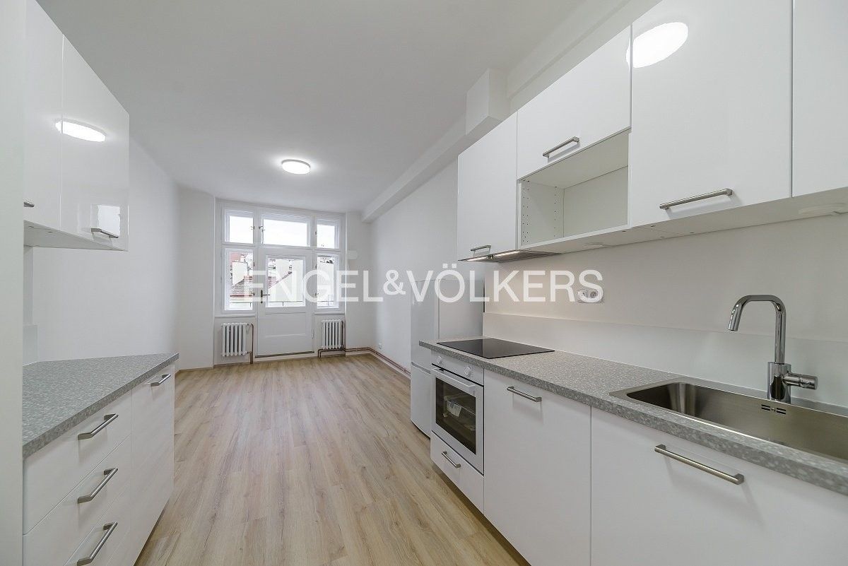 Pronájem byt 3+1 - V jámě 1263, Praha, 105 m²