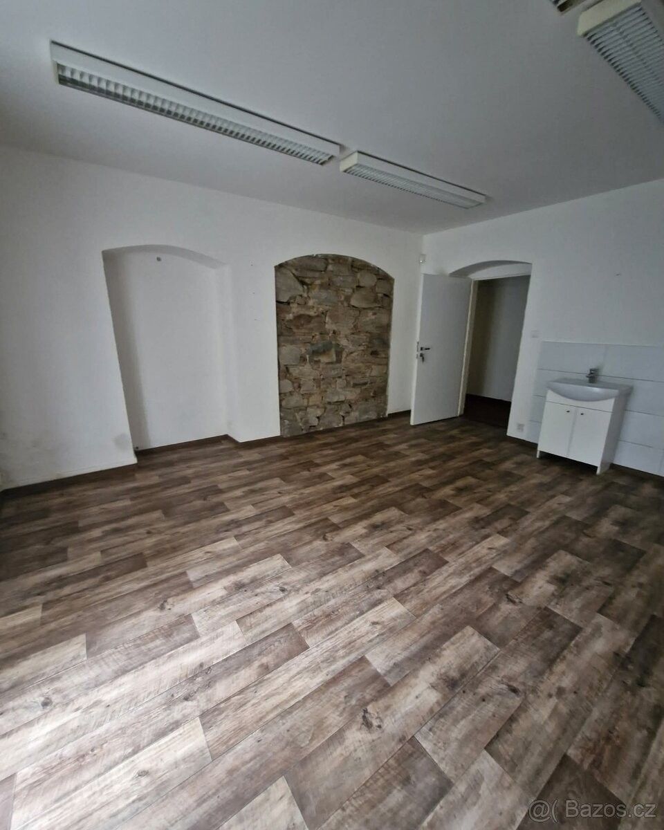 Obchodní prostory, Karlovy Vary, 360 06