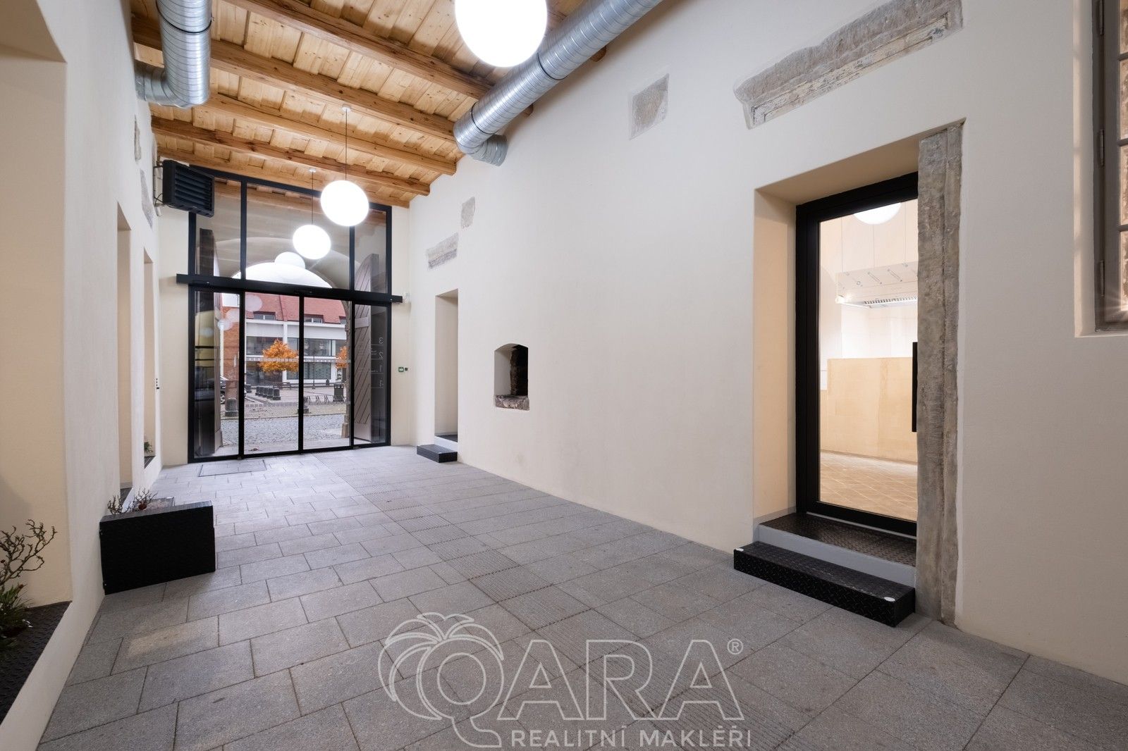 Pronájem komerční - Masarykovo náměstí, Brandýs nad Labem-Stará Boleslav, 1 m²