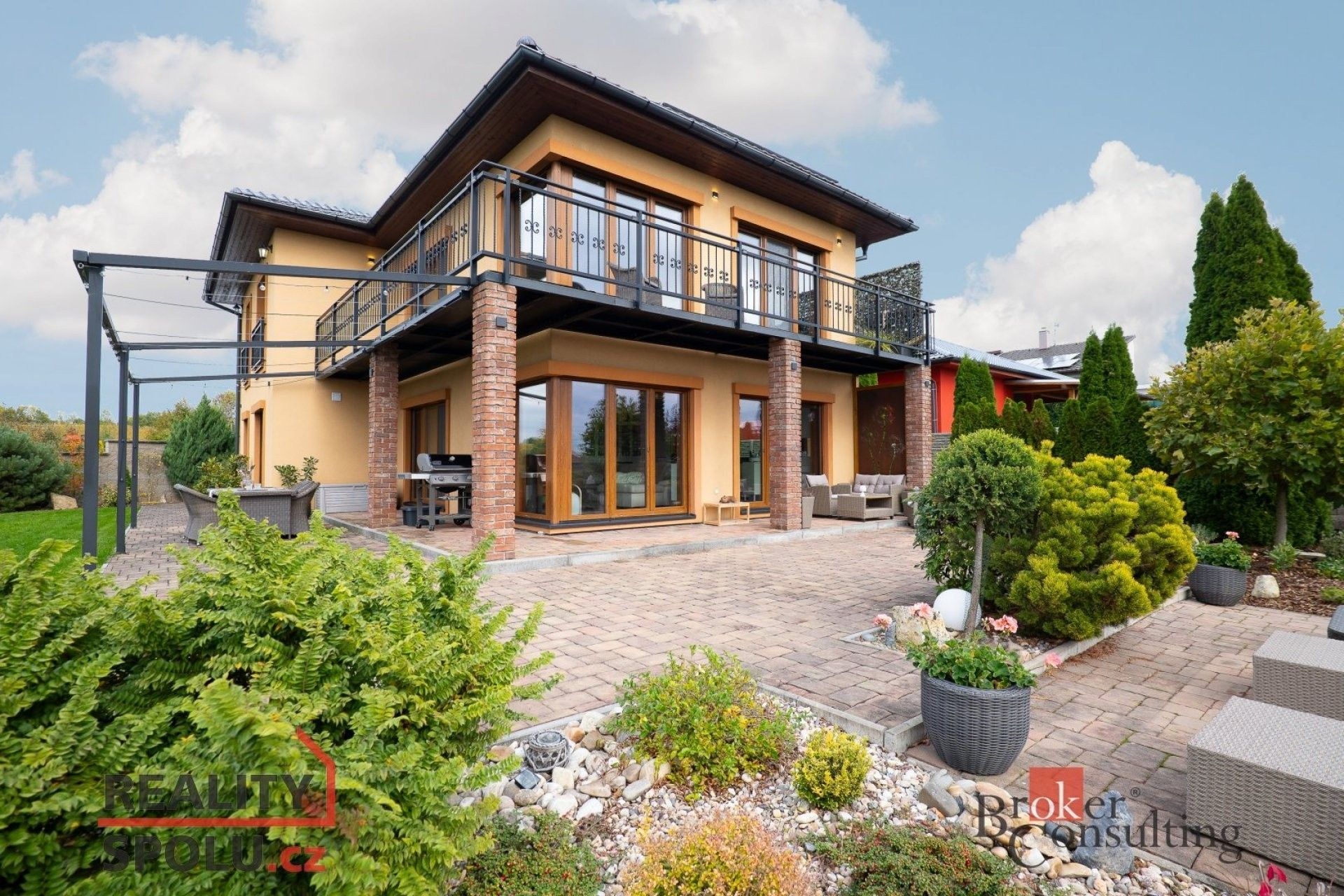 Rodinné domy, Hoření Vinice, Kly, 288 m²