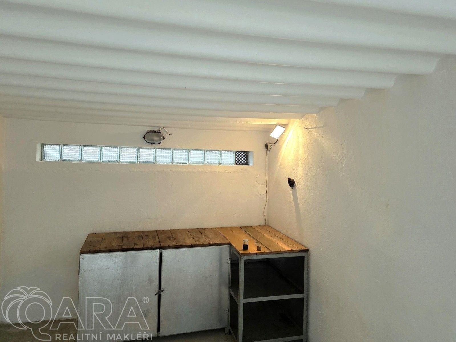 Prodej garáž - Černovičky, Brno, 19 m²