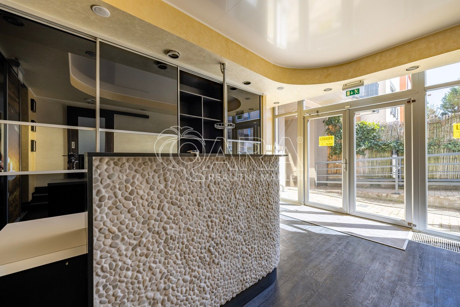 Prodej obchodní prostory - Nákupní, Jesenice, 202 m²