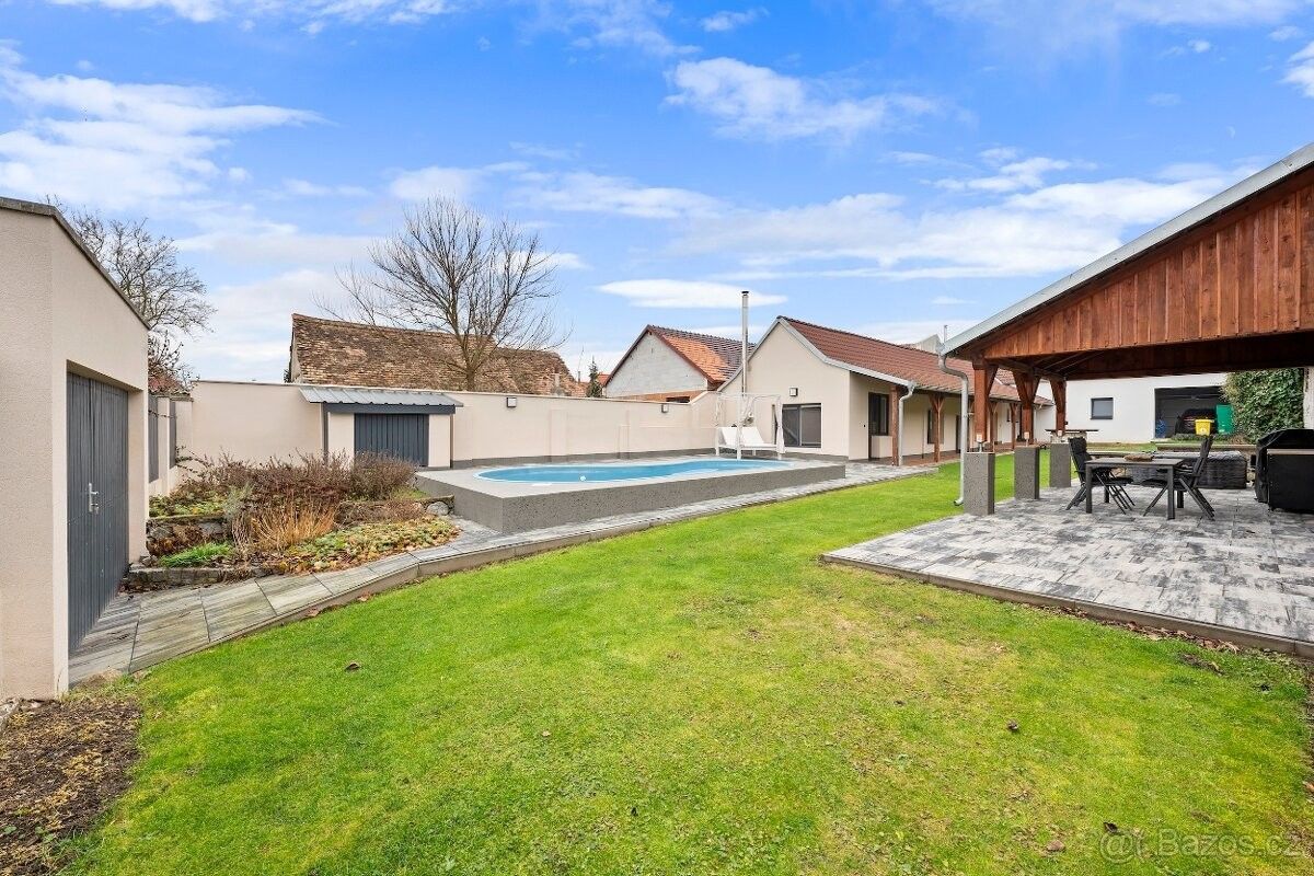 Prodej rodinný dům - Novosedly na Moravě, 691 82