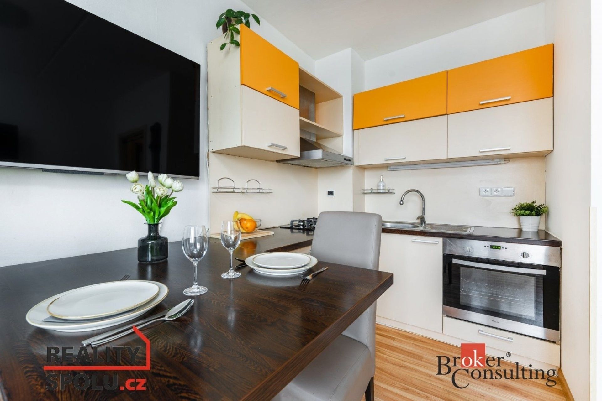 Prodej byt 2+kk - nábřeží Závodu míru, Pardubice, 40 m²