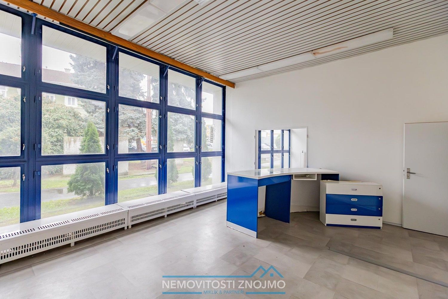Obchodní prostory, Znojmo, Jihomoravský kraj, 451 m² - 1