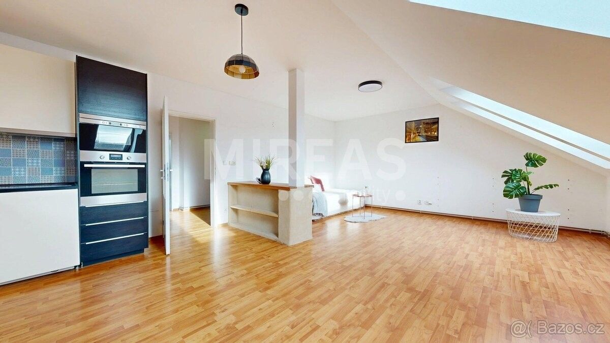 Prodej byt - Milovice nad Labem, 289 24