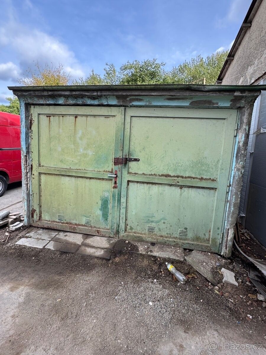 Garáže, Brno, 624 00