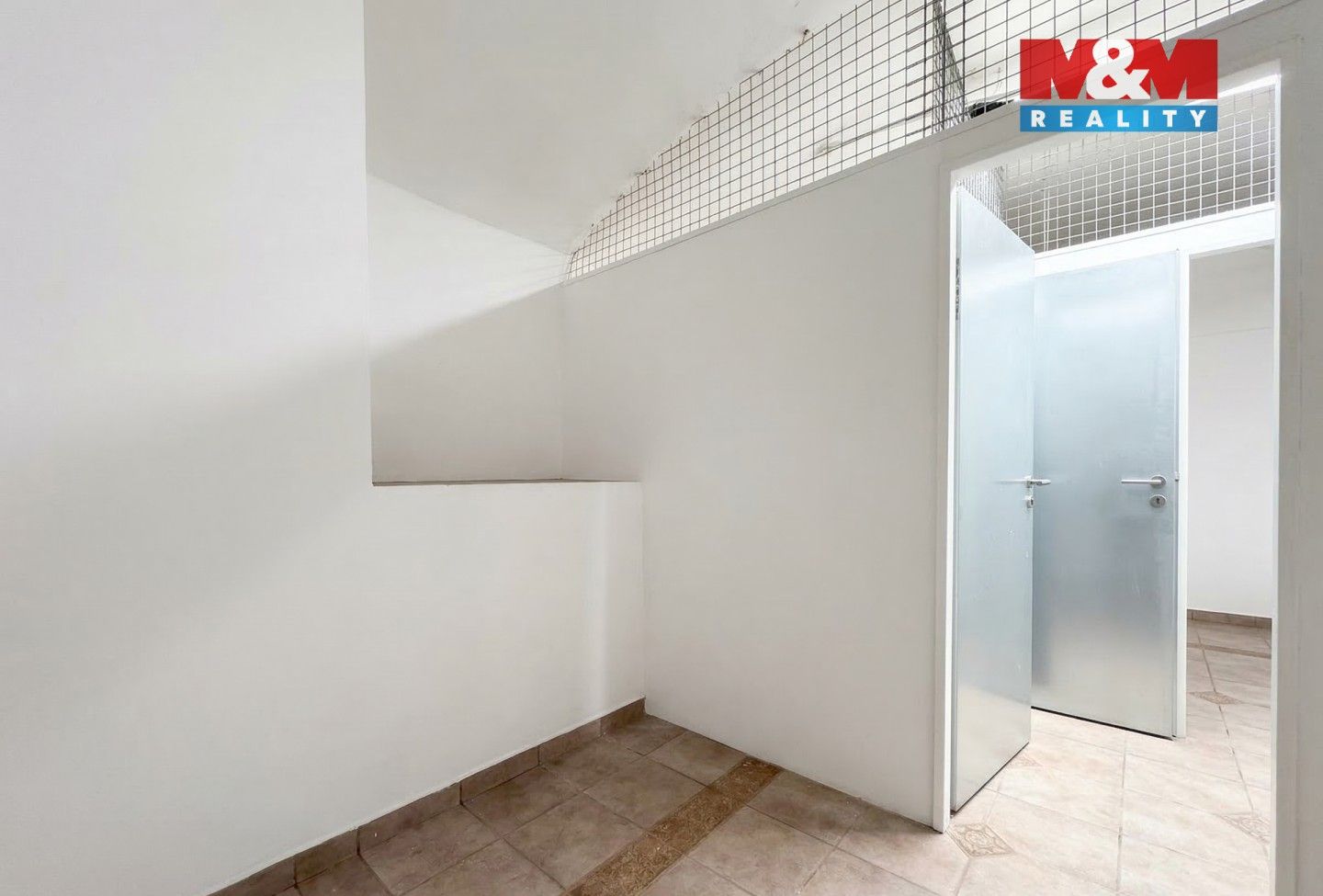 Pronájem sklad - Sokolská, Praha, 4 m²