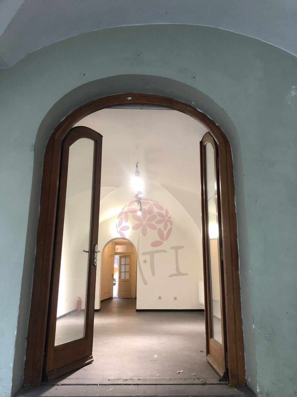 Pronájem obchodní prostory - Uhelný trh, Praha, 42 m²