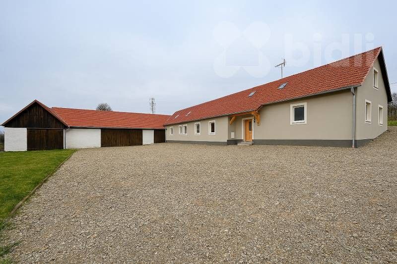 Rodinné domy, Žárovná, 300 m²