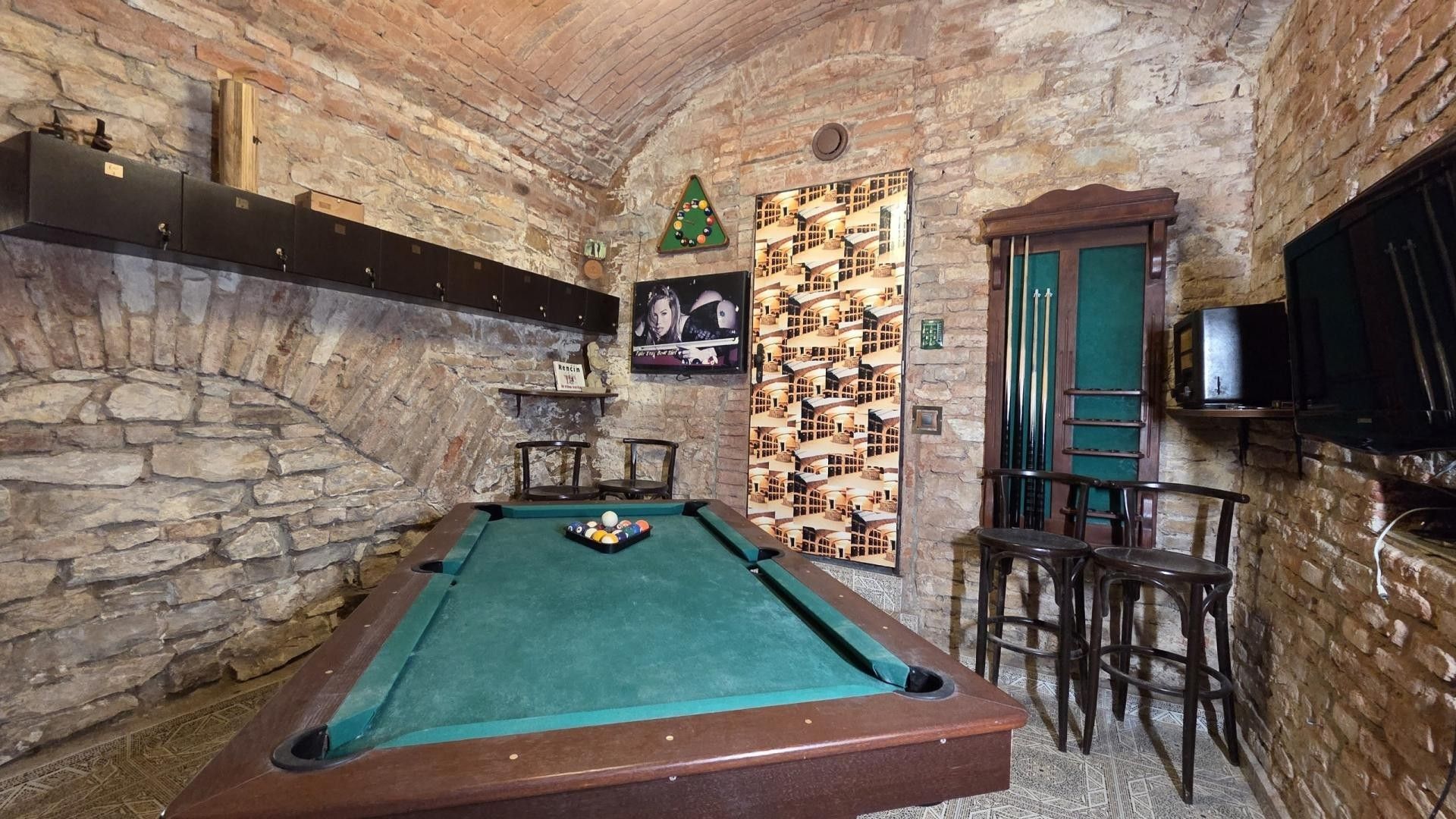 Restaurace · 200 m² · Benediktská, Praha - 3